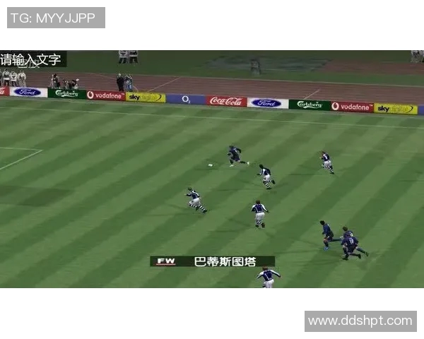 足球明星科鲁兹的传奇之路与他在绿茵场上的辉煌成就解析