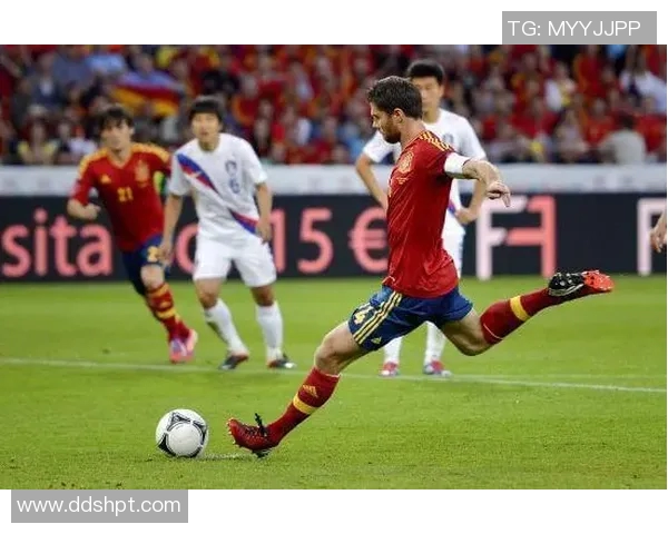 足球明星大长腿的魅力与技巧解析让你领略球场上的风采与风情